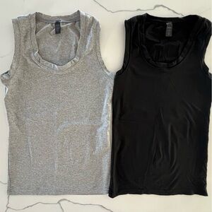 Bundle of 2 Banana Republic Tank Tops XS 1 Black & 1 Gray Stretch Layering Camis